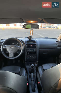 Седан Opel Astra 2005 в 