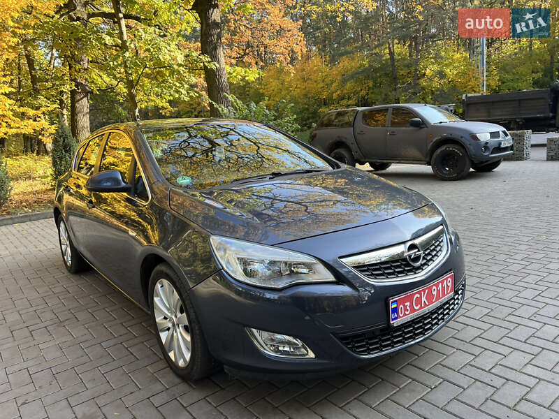 Хэтчбек Opel Astra 2009 в Луцке фото 2 Хэтчбек Opel Astra 2009 в Луцке