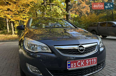 Хетчбек Opel Astra 2009 в  фото 13 Хетчбек Opel Astra 2009 в