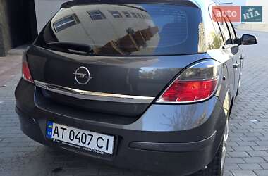 Хэтчбек Opel Astra 2012 в 