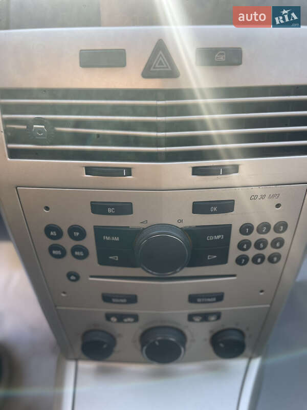 Универсал Opel Astra 2008 в Ровно