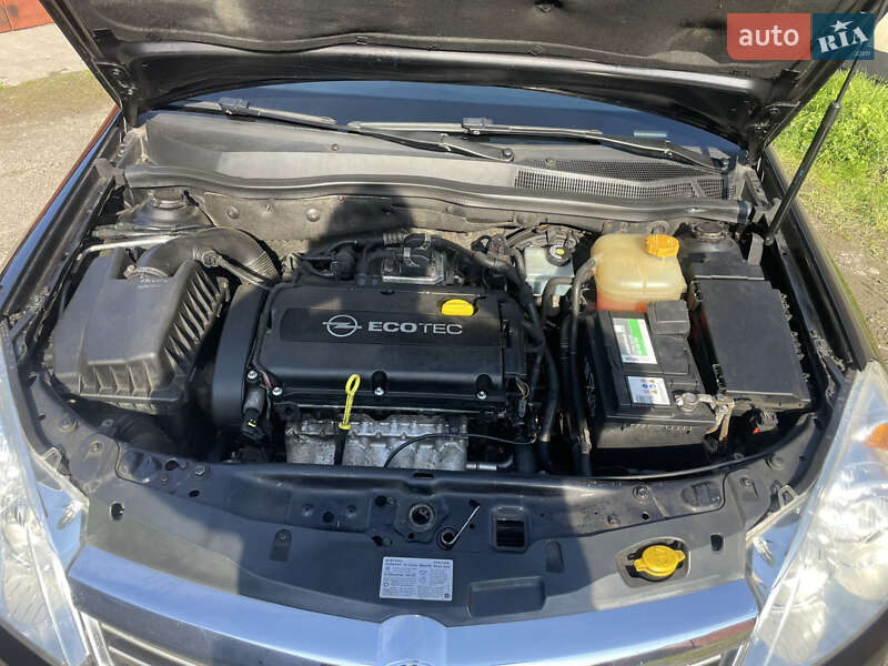 Универсал Opel Astra 2008 в Ровно