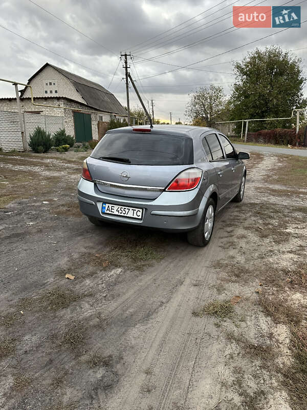 Хетчбек Opel Astra 2005 в Павлограді