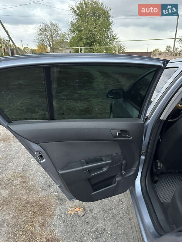 Хетчбек Opel Astra 2005 в Павлограді