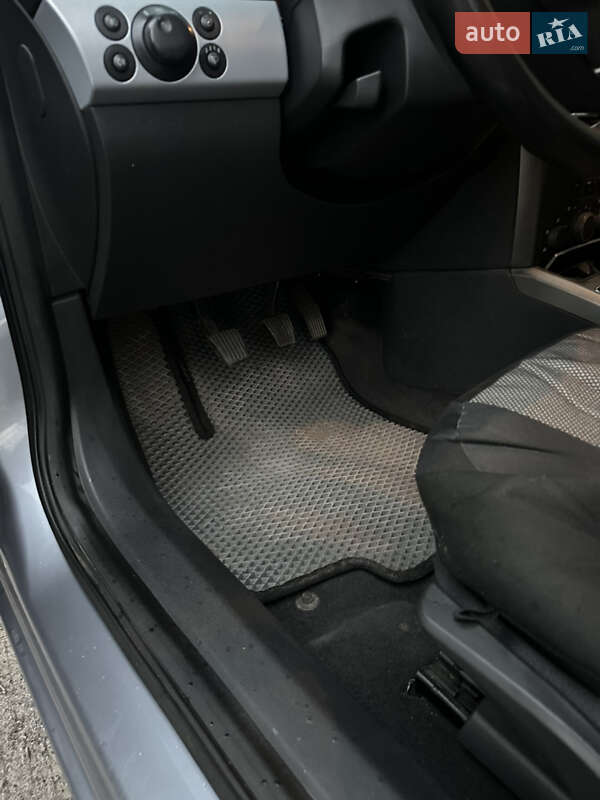 Хетчбек Opel Astra 2005 в Павлограді