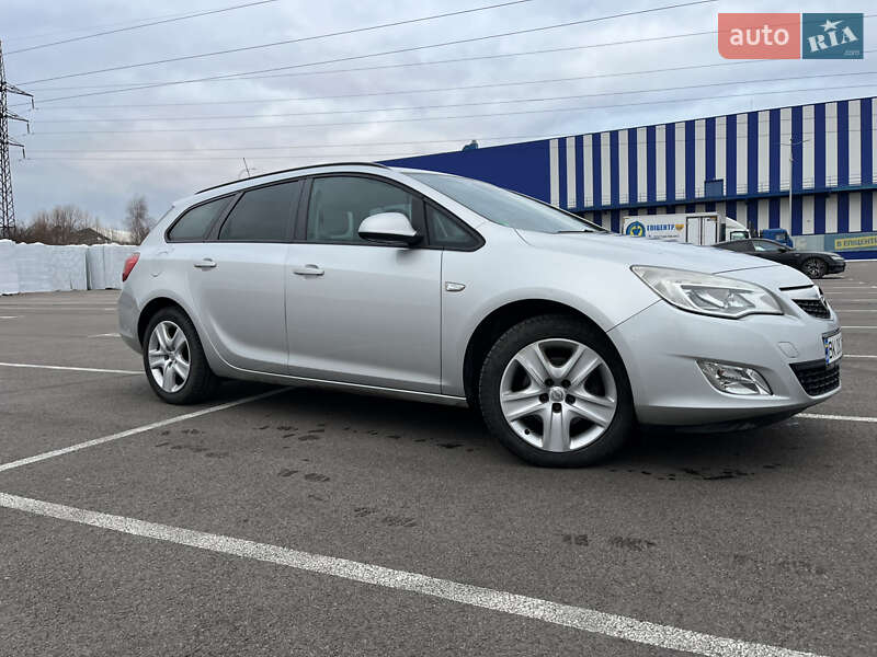 Универсал Opel Astra 2011 в Ровно фото 4 Универсал Opel Astra 2011 в Ровно