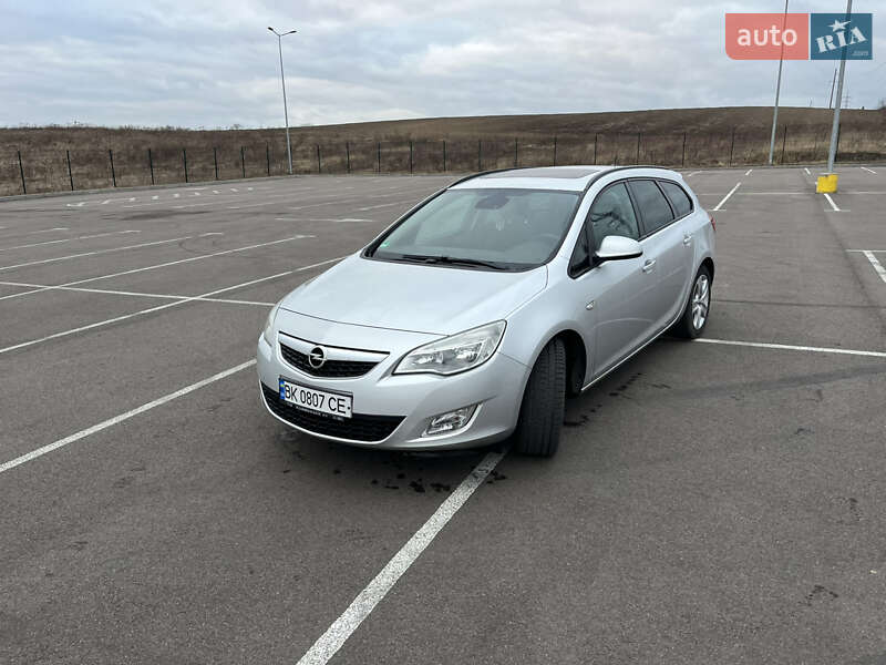 Универсал Opel Astra 2011 в Ровно фото 13 Универсал Opel Astra 2011 в Ровно