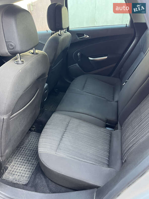 Универсал Opel Astra 2011 в Ровно фото 34 Универсал Opel Astra 2011 в Ровно