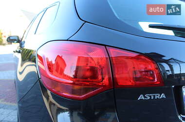 Универсал Opel Astra 2015 в 