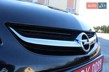 Универсал Opel Astra 2015 в 