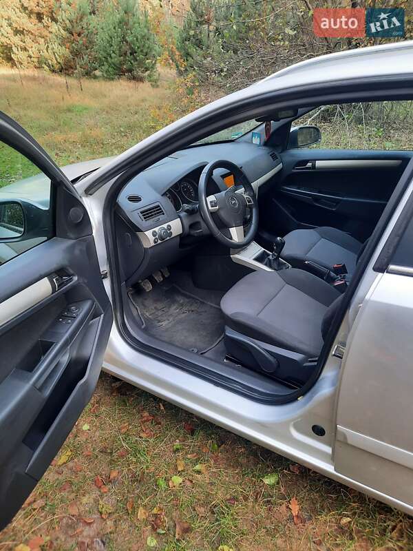 Универсал Opel Astra 2008 в Кременце