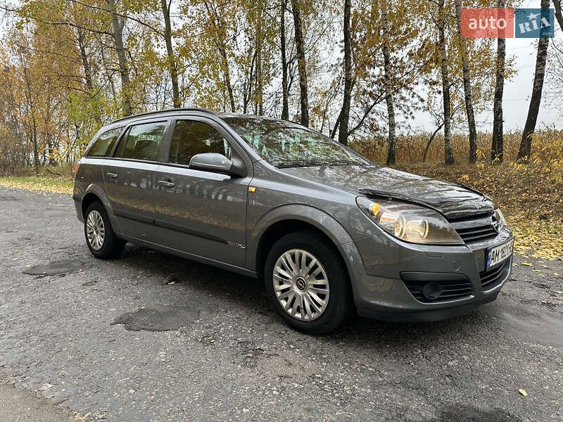Універсал Opel Astra 2005 в Мені