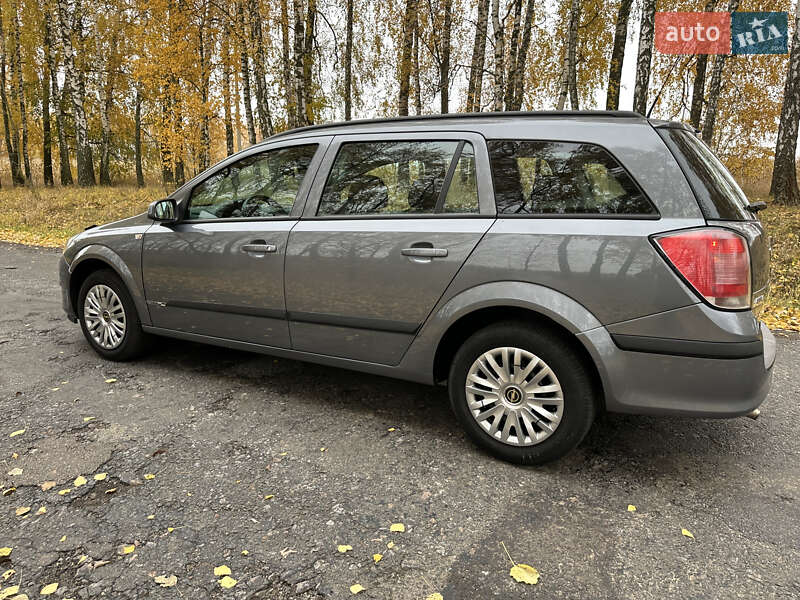 Універсал Opel Astra 2005 в Мені