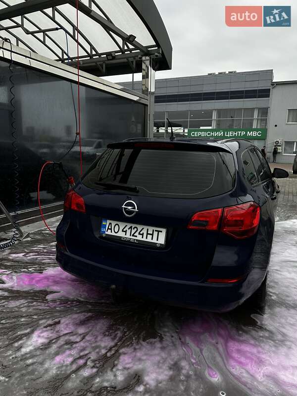 Универсал Opel Astra 2011 в Мукачево фото 2 Универсал Opel Astra 2011 в Мукачево