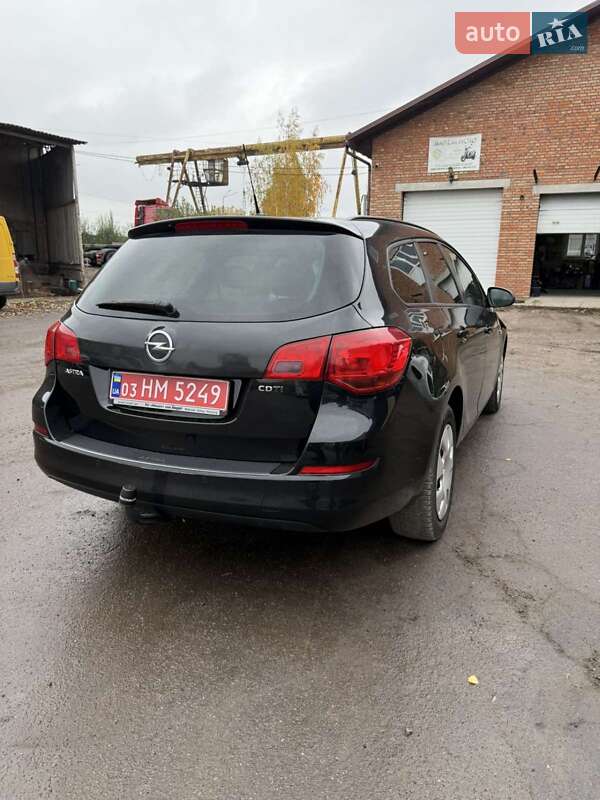 Универсал Opel Astra 2011 в Калиновке фото 2 Универсал Opel Astra 2011 в Калиновке