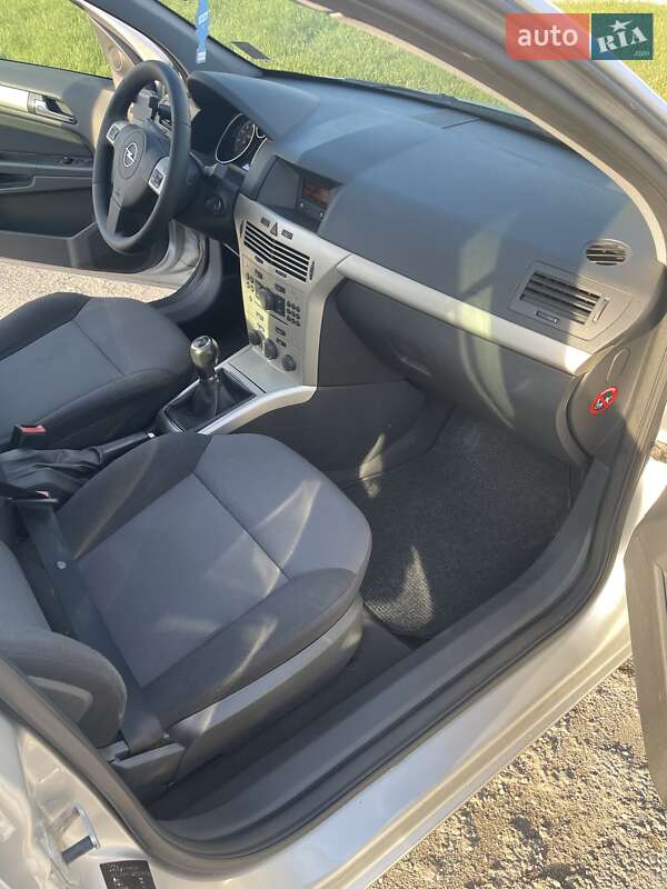 Универсал Opel Astra 2007 в Бучаче фото 13 Универсал Opel Astra 2007 в Бучаче