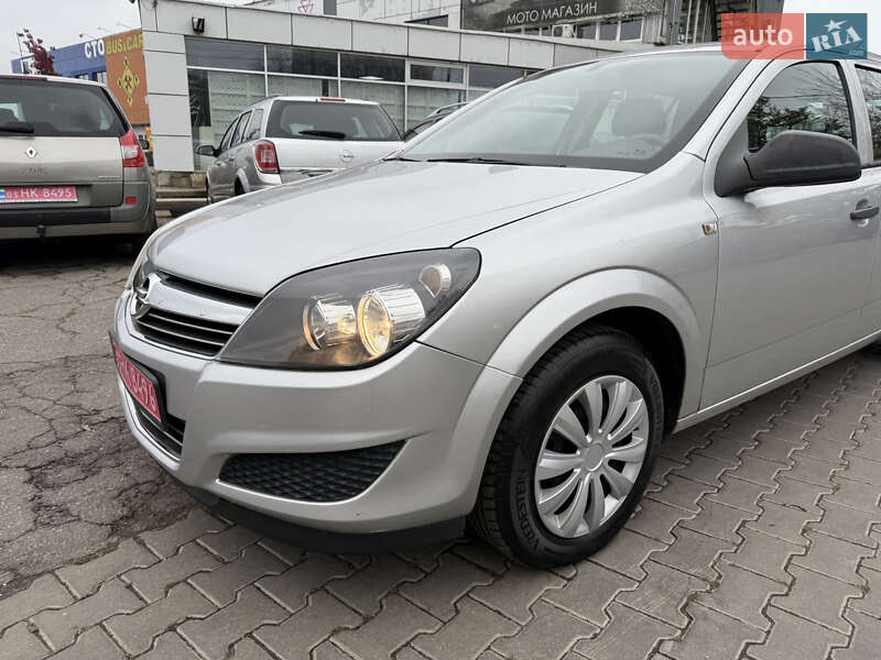 Универсал Opel Astra 2010 в Виннице
