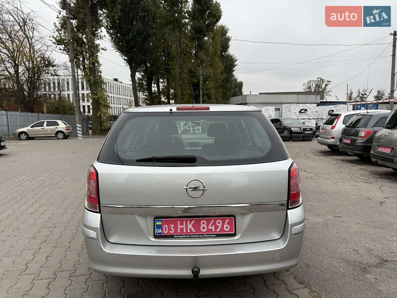 Универсал Opel Astra 2010 в Виннице