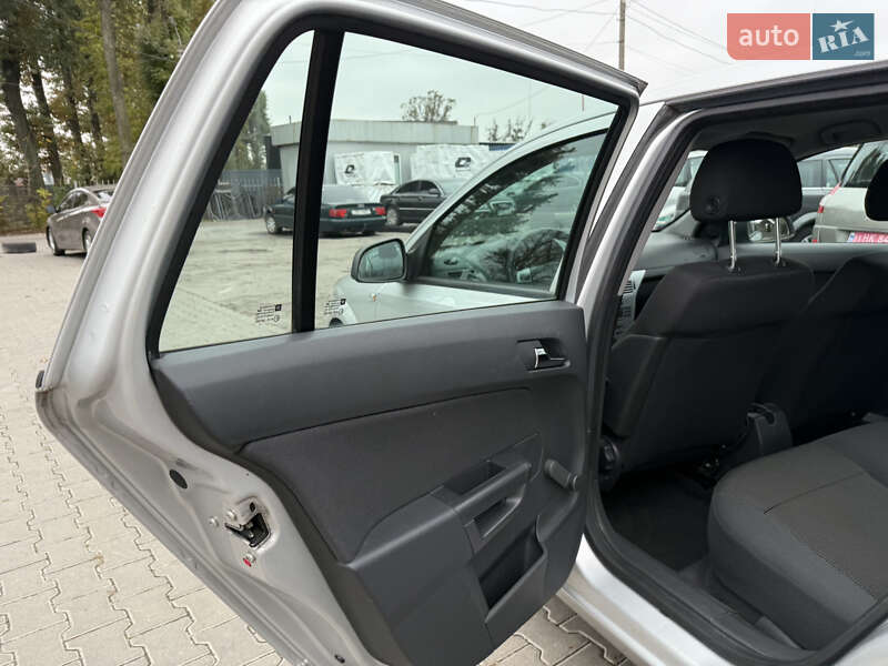 Универсал Opel Astra 2010 в Виннице