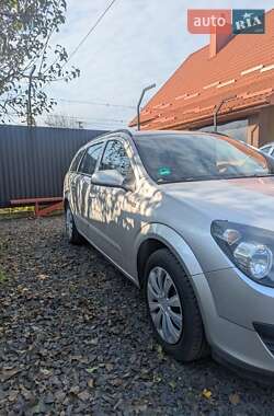 Універсал Opel Astra 2006 в Луцьку