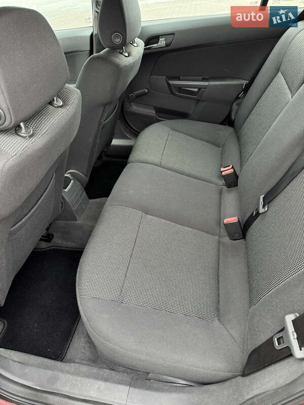Универсал Opel Astra 2006 в Нововолынске фото 11 Универсал Opel Astra 2006 в Нововолынске