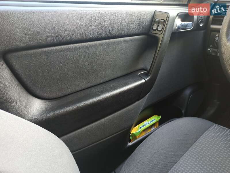 Седан Opel Astra 2007 в Кременчуці