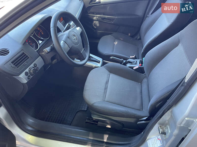 Хэтчбек Opel Astra 2005 в Киеве фото 40 Хэтчбек Opel Astra 2005 в Киеве