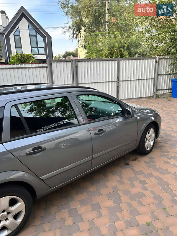 Универсал Opel Astra 2005 в Киеве