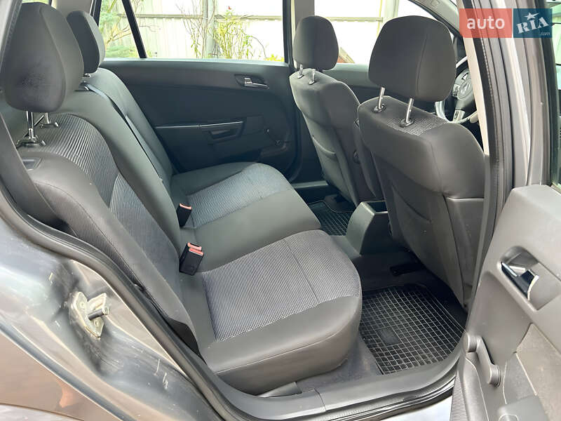 Универсал Opel Astra 2005 в Киеве