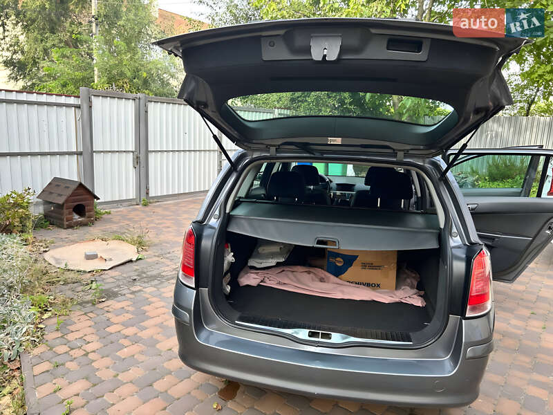 Универсал Opel Astra 2005 в Киеве