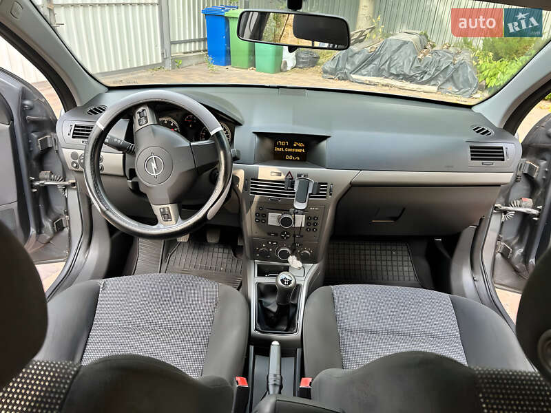 Универсал Opel Astra 2005 в Киеве