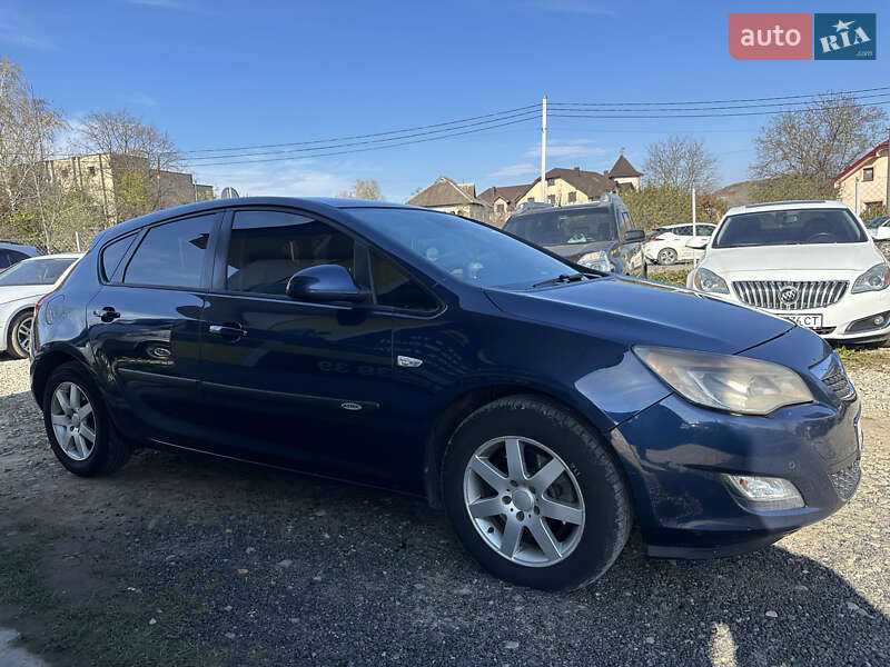 Хэтчбек Opel Astra 2010 в Ивано-Франковске