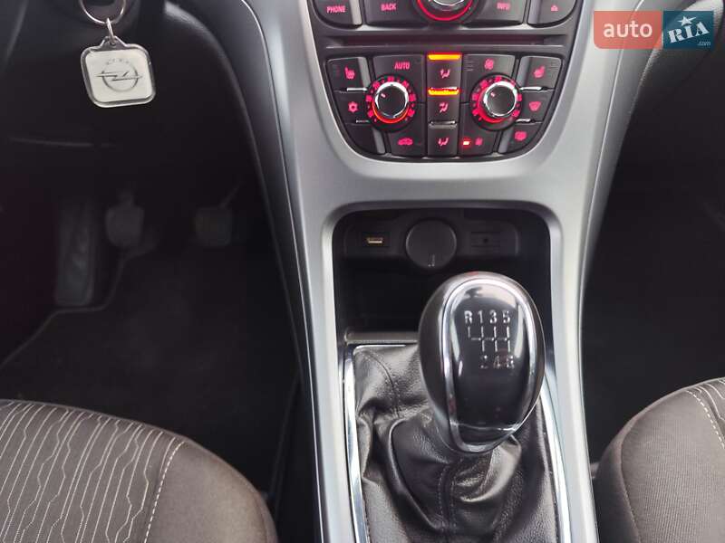 Универсал Opel Astra 2014 в Звягеле фото 33 Универсал Opel Astra 2014 в Звягеле