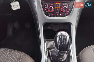 Універсал Opel Astra 2014 в 