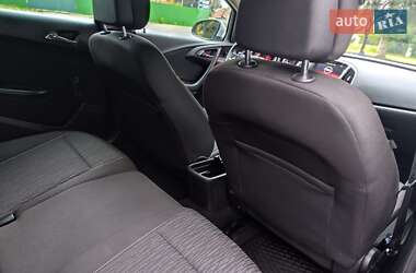 Універсал Opel Astra 2014 в 
