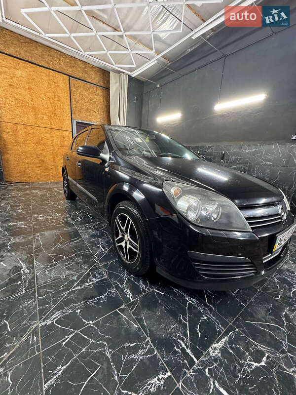 Хэтчбек Opel Astra 2006 в Днепре