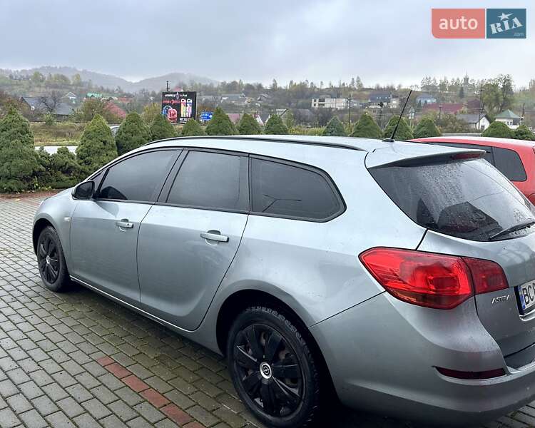 Универсал Opel Astra 2012 в Хусте фото 5 Универсал Opel Astra 2012 в Хусте