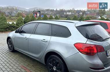 Универсал Opel Astra 2012 в 