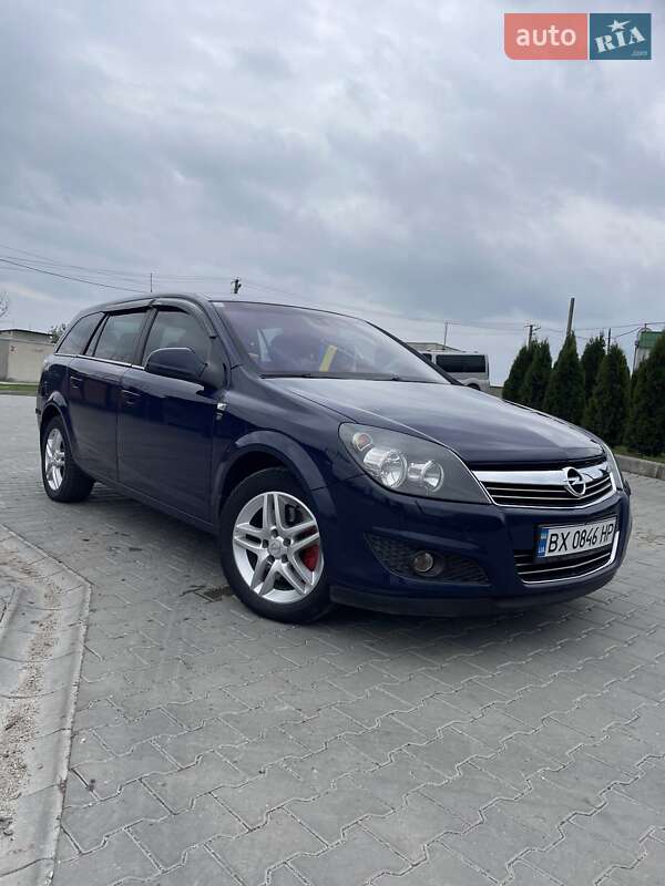 Opel Astra 2010 Opel Astra 2010