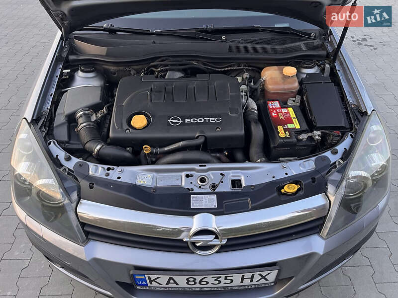 Універсал Opel Astra 2006 в Бучі