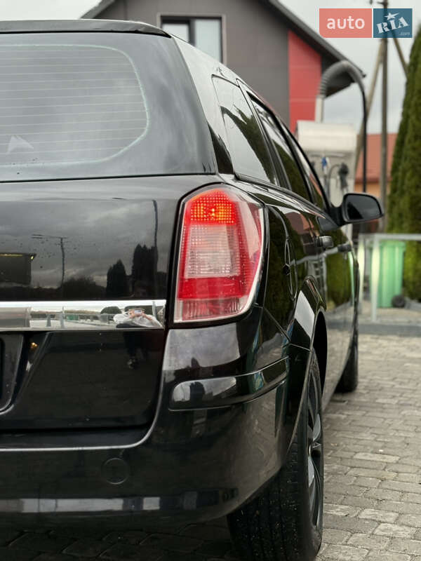 Универсал Opel Astra 2010 в Ивано-Франковске