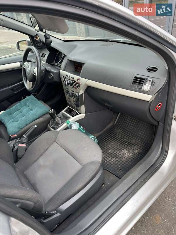 Универсал Opel Astra 2008 в Славянске