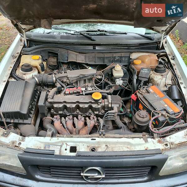 Хетчбек Opel Astra 1995 в Корсунь-Шевченківському