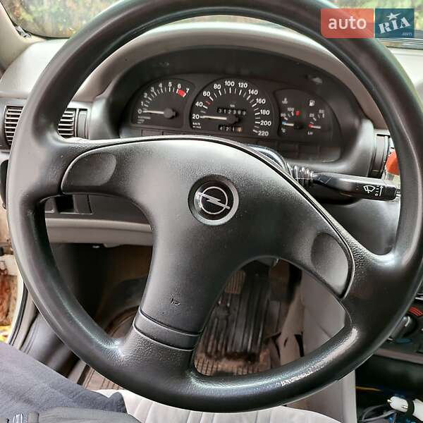 Хетчбек Opel Astra 1995 в Корсунь-Шевченківському