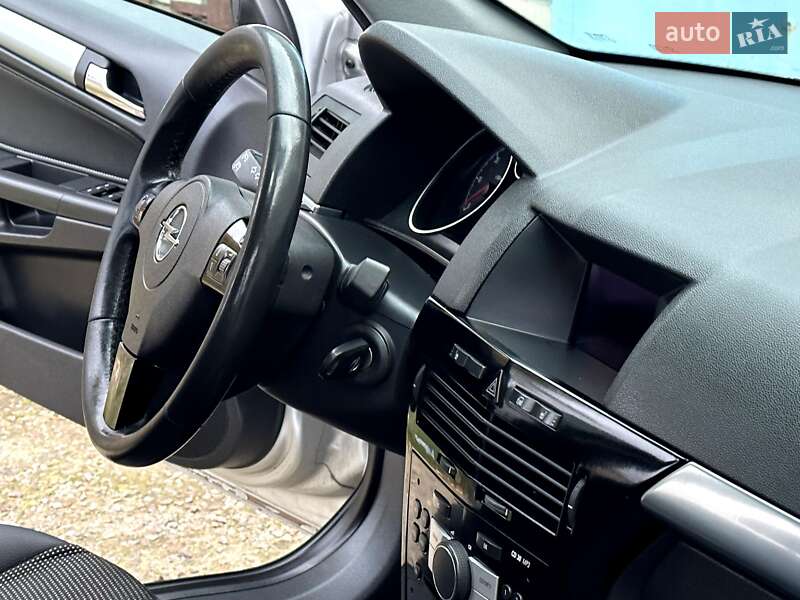 Универсал Opel Astra 2009 в Николаеве