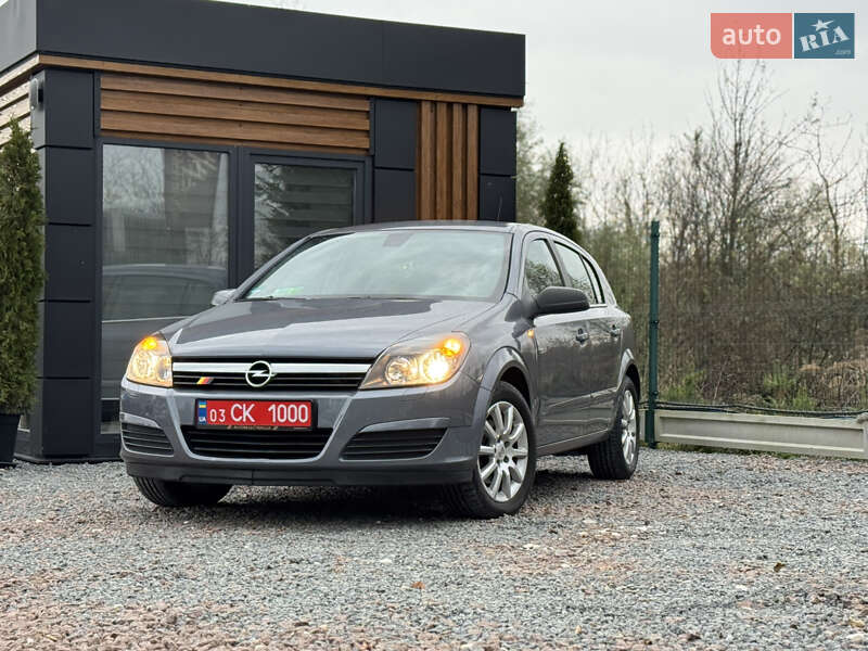 Хэтчбек Opel Astra 2005 в Дрогобыче
