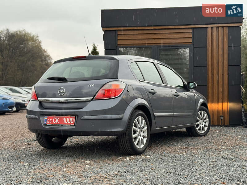 Хэтчбек Opel Astra 2005 в Дрогобыче