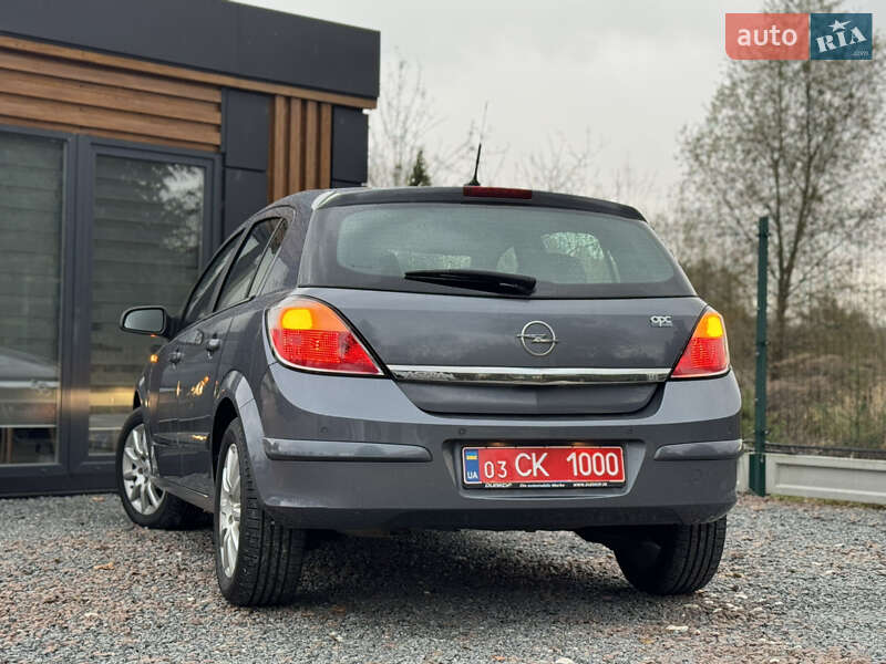 Хэтчбек Opel Astra 2005 в Дрогобыче