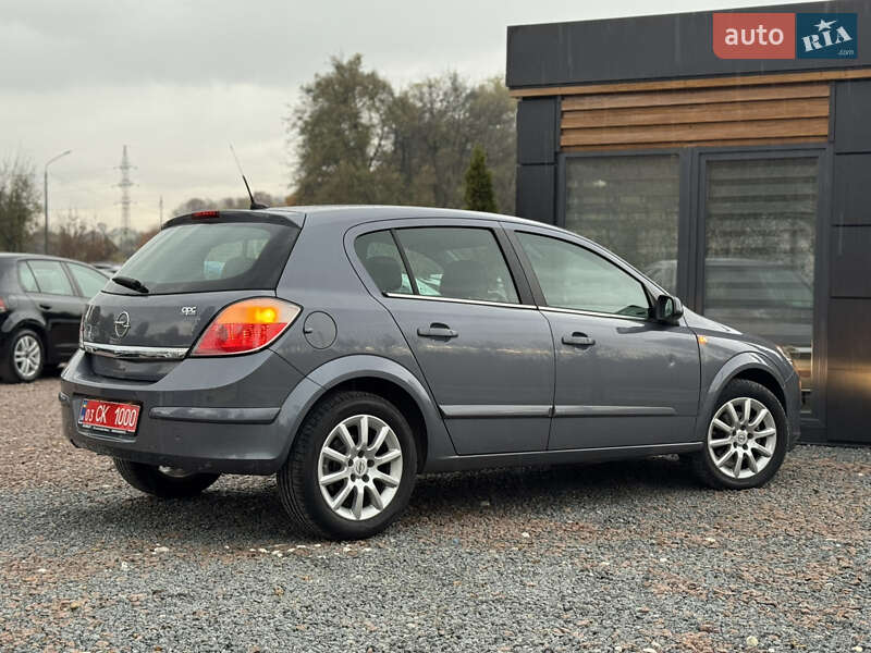 Хэтчбек Opel Astra 2005 в Дрогобыче
