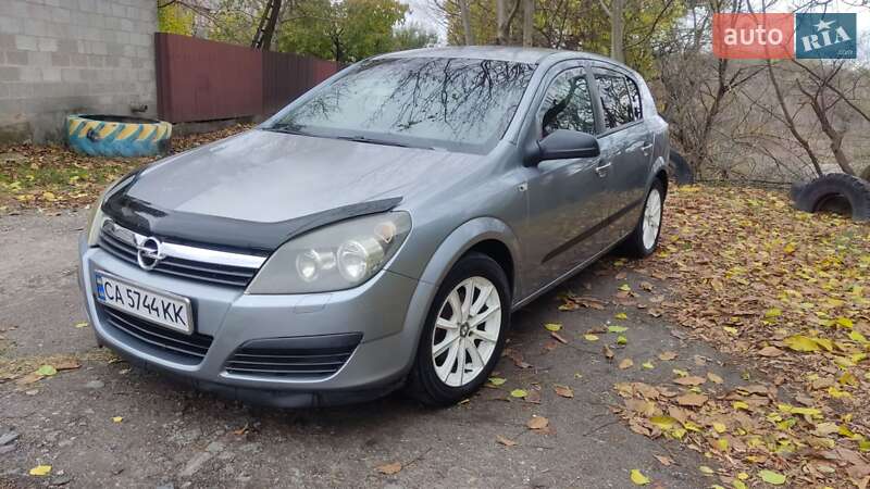 Хэтчбек Opel Astra 2005 в Золотоноше